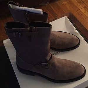 A pair of Calvin Klein men’s dress boots